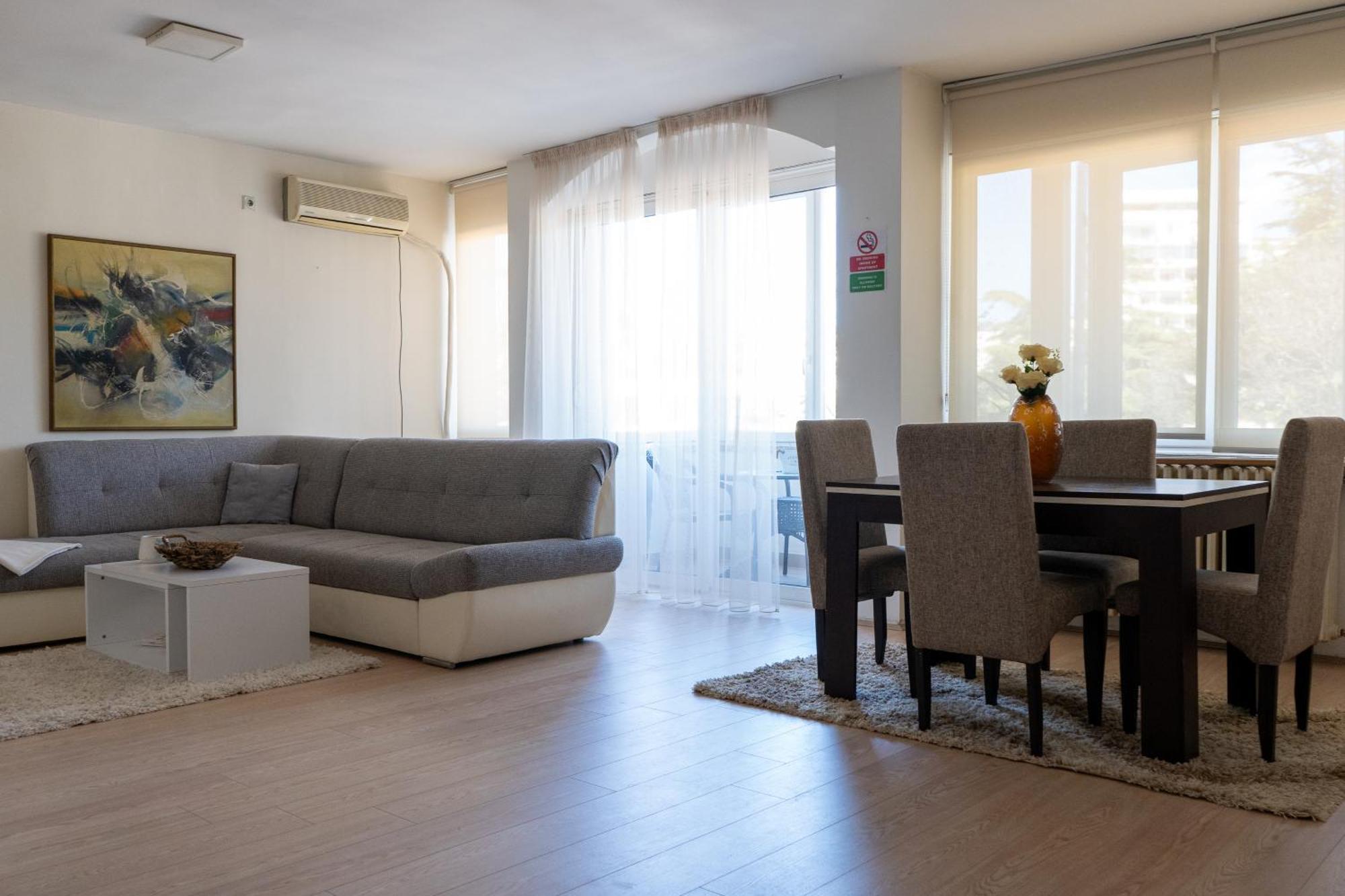 Apartment In City Center Of Skopje Ngoại thất bức ảnh